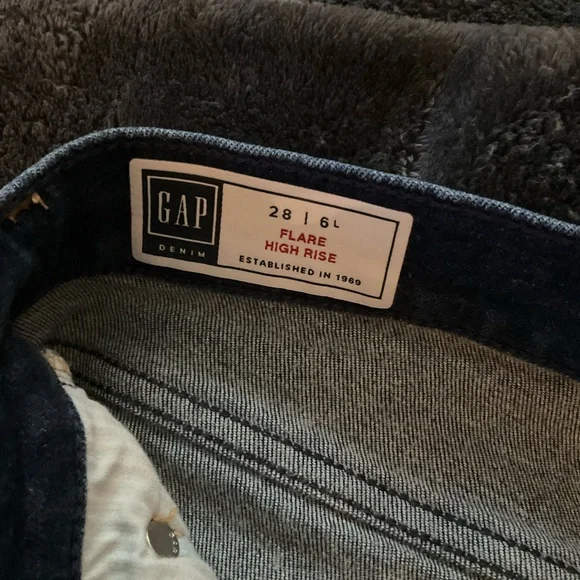 (Lori) GAP Blue Flare Wide Leg Jeans with Vintage Charm - Picture 8 of 10